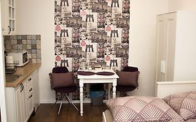 Broadway Apartments B1